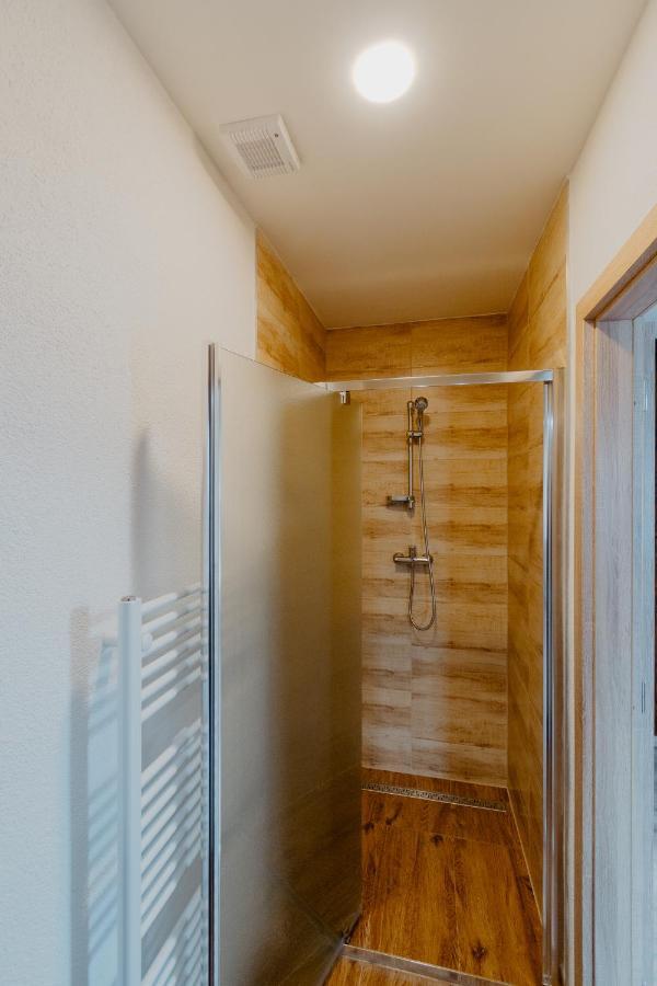 Apartmany Zara Нова Лесна Екстер'єр фото