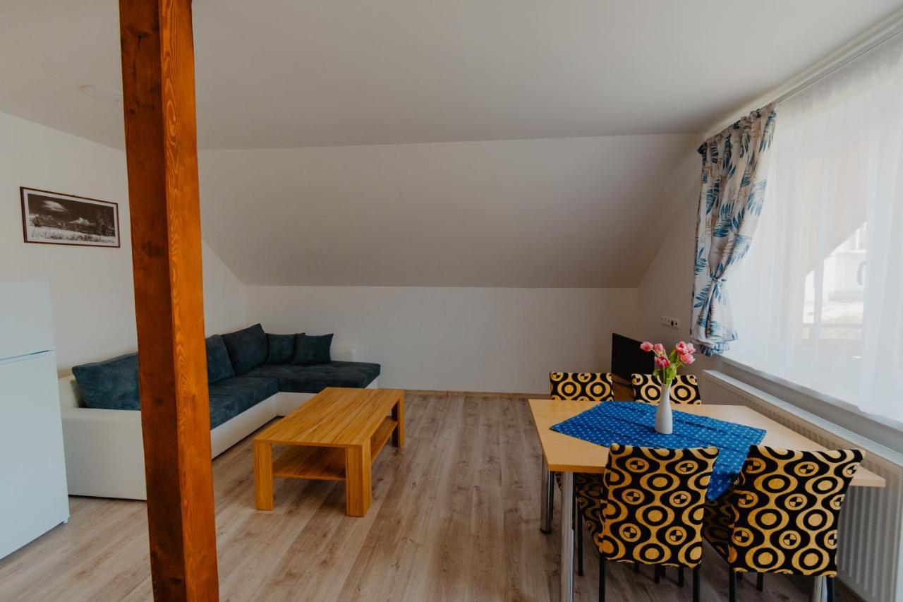 Apartmany Zara Нова Лесна Екстер'єр фото