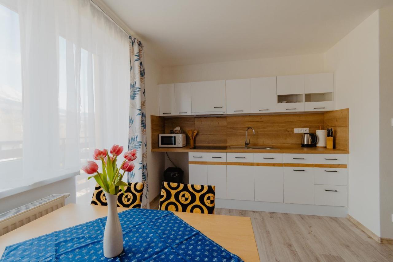 Apartmany Zara Нова Лесна Екстер'єр фото
