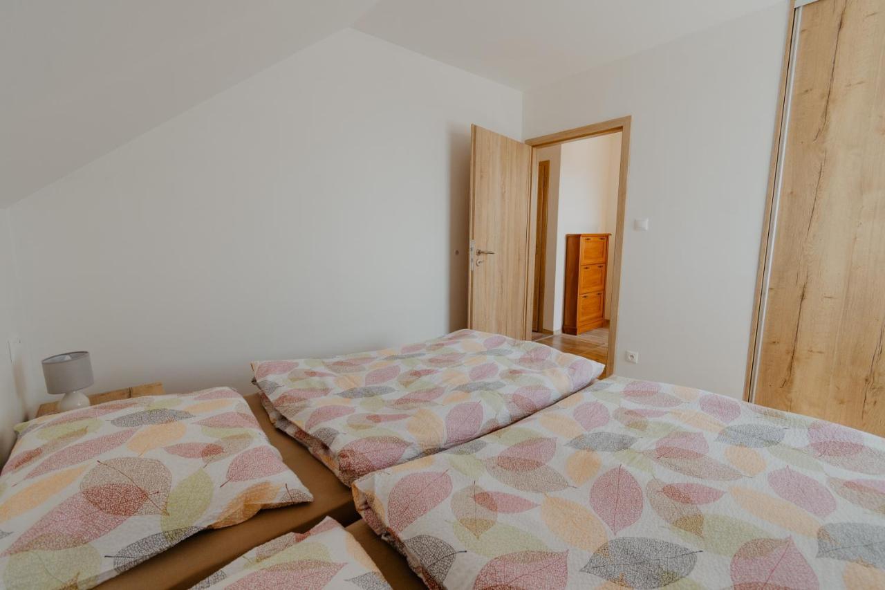 Apartmany Zara Нова Лесна Екстер'єр фото