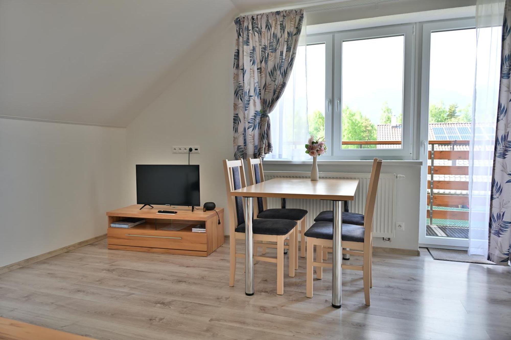 Apartmany Zara Нова Лесна Екстер'єр фото