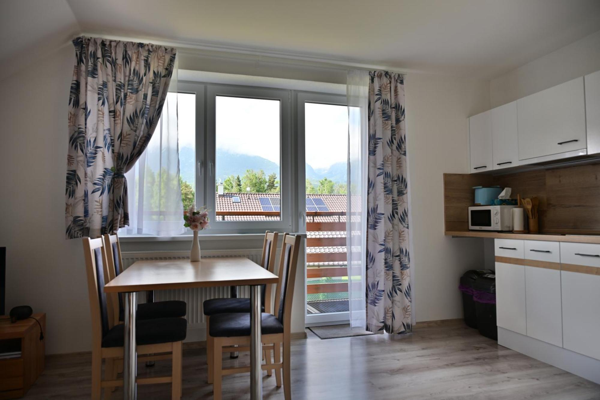 Apartmany Zara Нова Лесна Екстер'єр фото