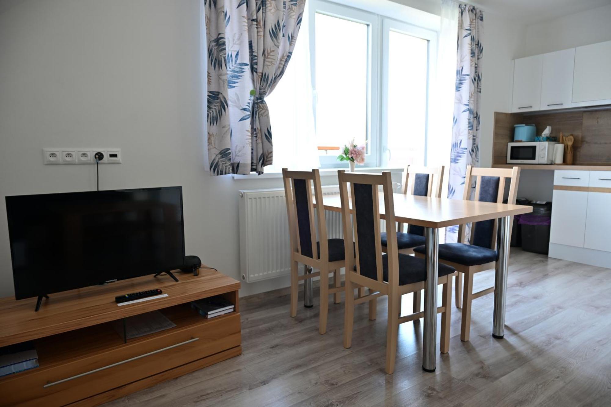 Apartmany Zara Нова Лесна Екстер'єр фото